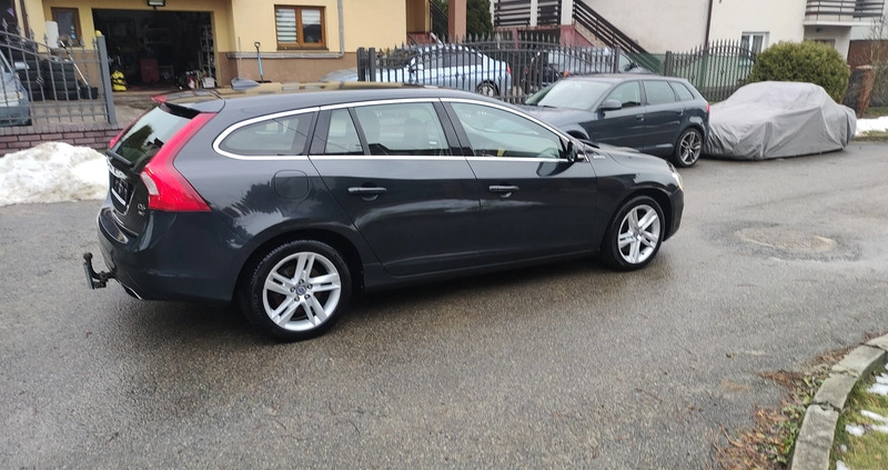 Volvo V60 cena 47999 przebieg: 300000, rok produkcji 2013 z Niemcza małe 562